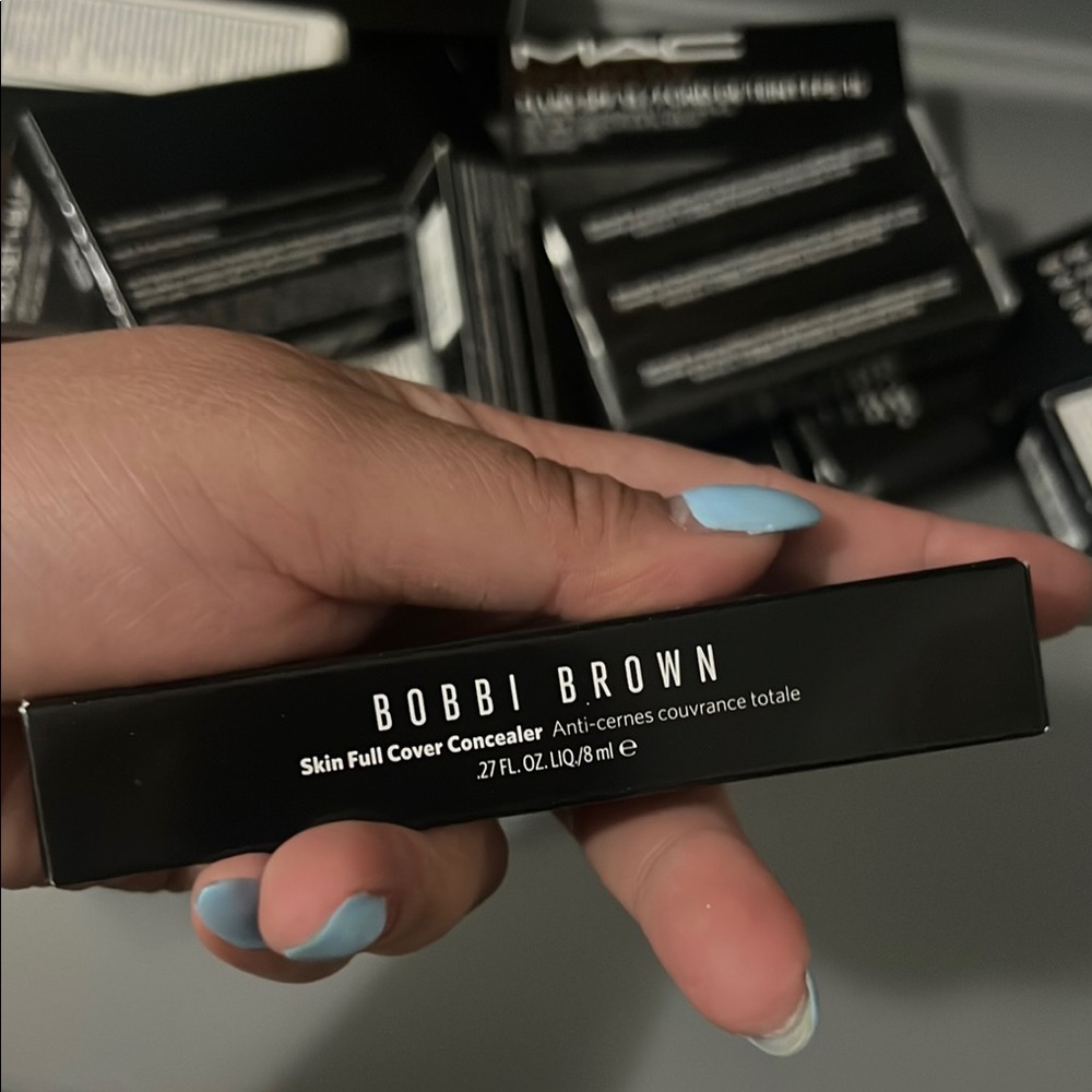 Bobbi Brown Full Cover Concealer in Cool Espresso